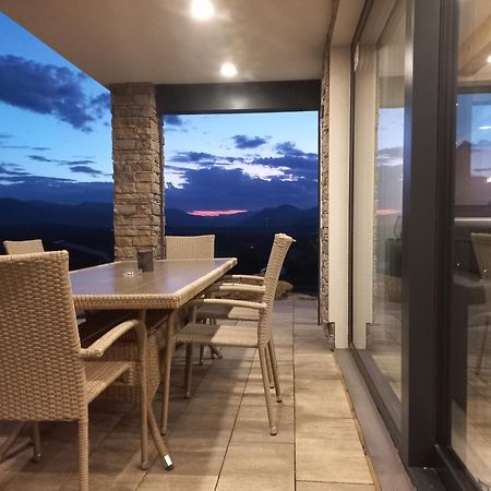Chata Elegant Besenova Bagian luar foto